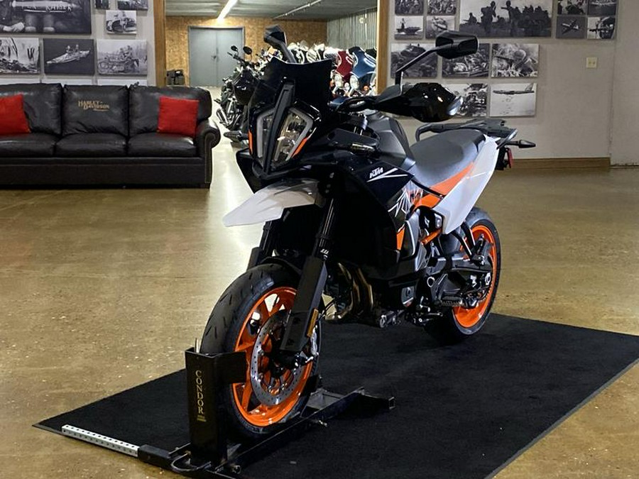 2024 KTM 890 SMT