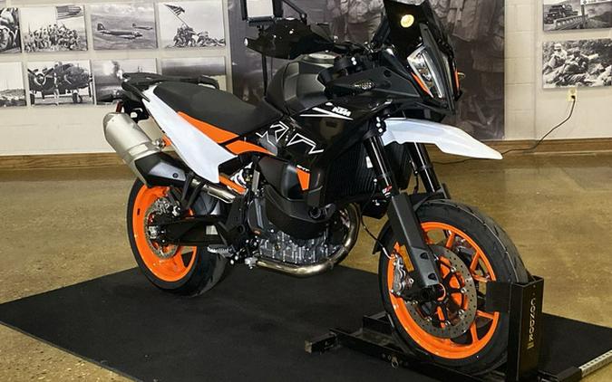 2024 KTM 890 SMT