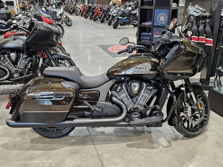 2024 Indian Motorcycle® Challenger® Dark Horse® Icon Smoky Quartz Metallic Pearl/Black Metallic