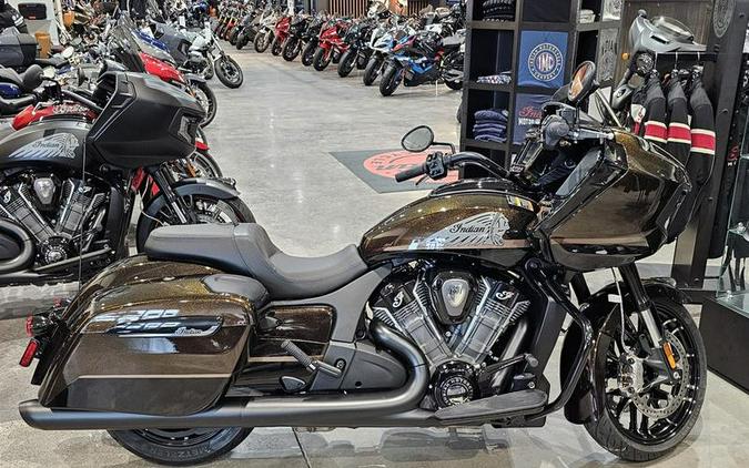 2024 Indian Motorcycle® Challenger® Dark Horse® Icon Smoky Quartz Metallic Pearl/Black Metallic