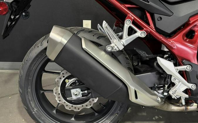 2026 Honda CB750 Hornet E-Clutch