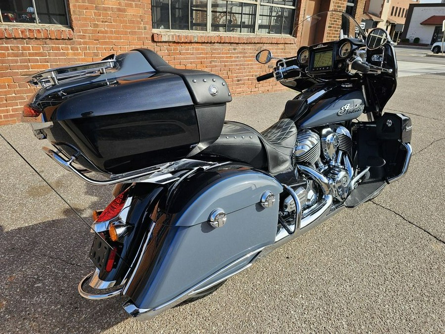 2021 Indian Motorcycle® Roadmaster® Icon Black Azure Crystal/Stealth Gray Azure Crystal