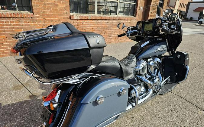 2021 Indian Motorcycle® Roadmaster® Icon Black Azure Crystal/Stealth Gray Azure Crystal