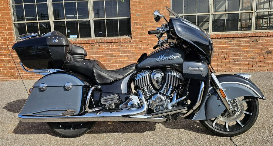 2021 Indian Motorcycle® Roadmaster® Icon Black Azure Crystal/Stealth Gray Azure Crystal