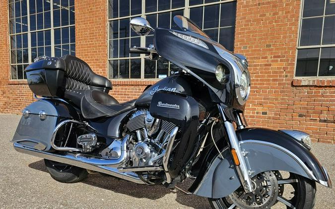 2021 Indian Motorcycle® Roadmaster® Icon Black Azure Crystal/Stealth Gray Azure Crystal