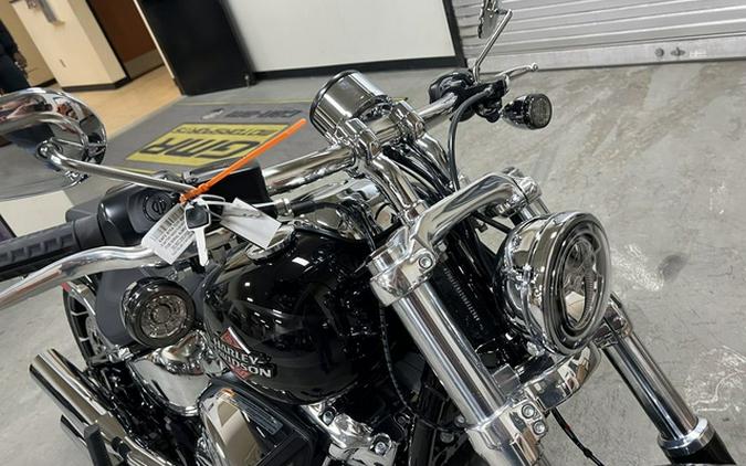 2025 Harley-Davidson Softail FXBR - Breakout