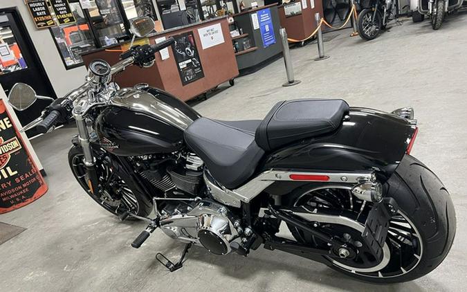2025 Harley-Davidson Softail FXBR - Breakout