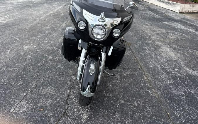 2019 Indian Motorcycle® Roadmaster® Thunder Black