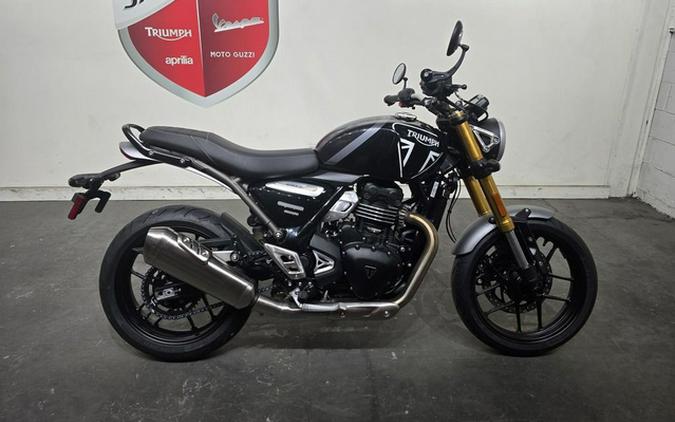 2025 Triumph Speed 400 Phantom Black / Storm Grey Carnival Red Storm Grey