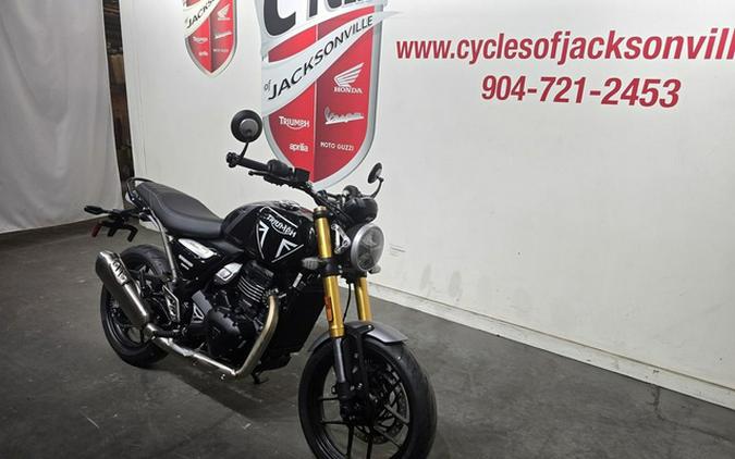 2025 Triumph Speed 400 Phantom Black / Storm Grey Carnival Red Storm Grey