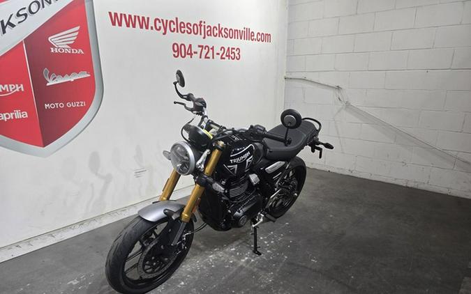 2025 Triumph Speed 400 Phantom Black / Storm Grey Carnival Red Storm Grey