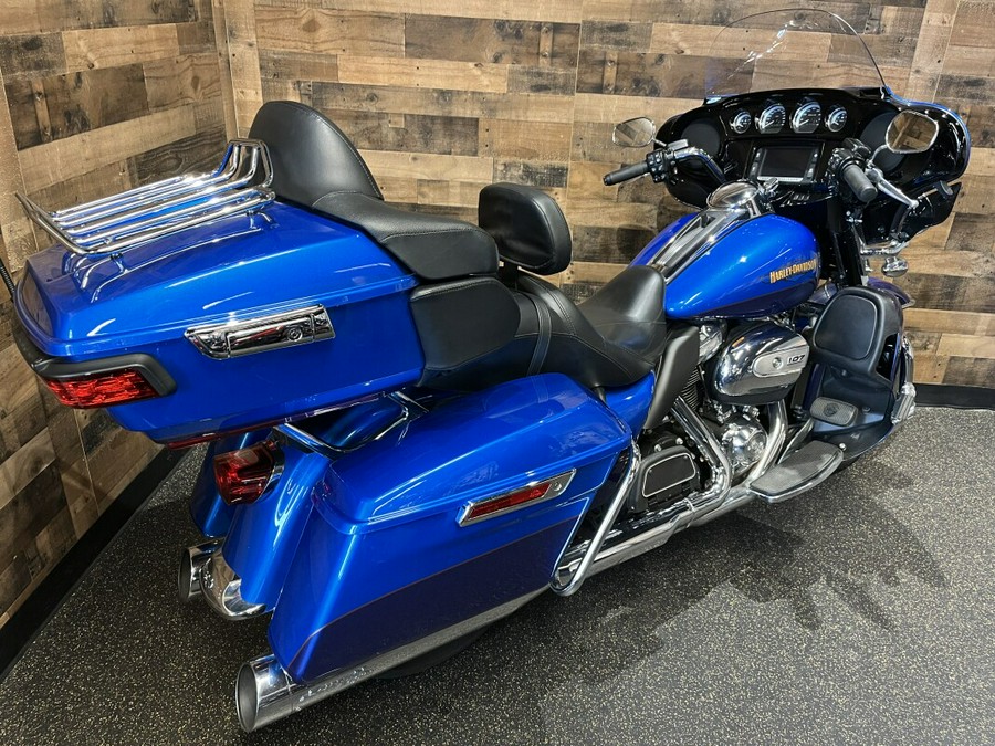 2017 Harley-Davidson® Ultra Limited Custom Colour Bonneville Blue/Fathom Blue FLSTN