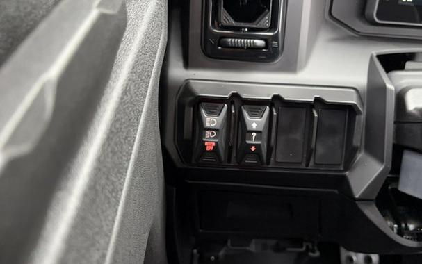2027 Can-AM Defender XU MAX Limited HD11 Sandstone