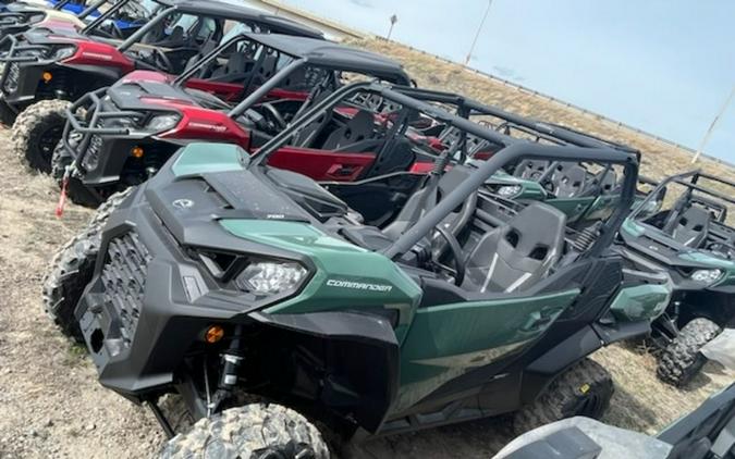 2023 Can-Am® Commander DPS 700
