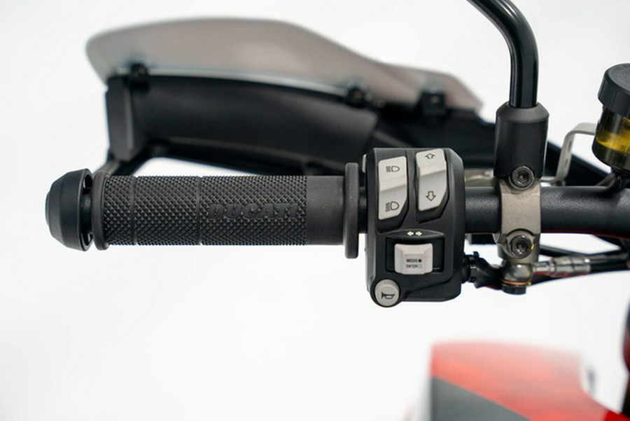 2025 Ducati Hypermotard 950 SP Special Livery