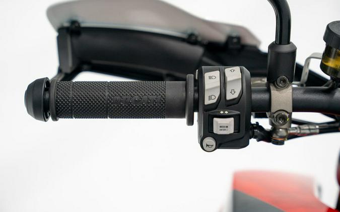 2025 Ducati Hypermotard 950 SP Special Livery