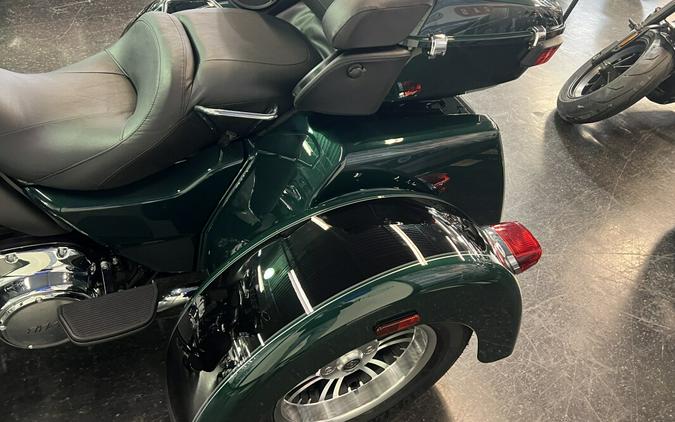 2024 Harley-Davidson Tri Glide Ultra Alpine Green / Vivid Black FLHTCUTG