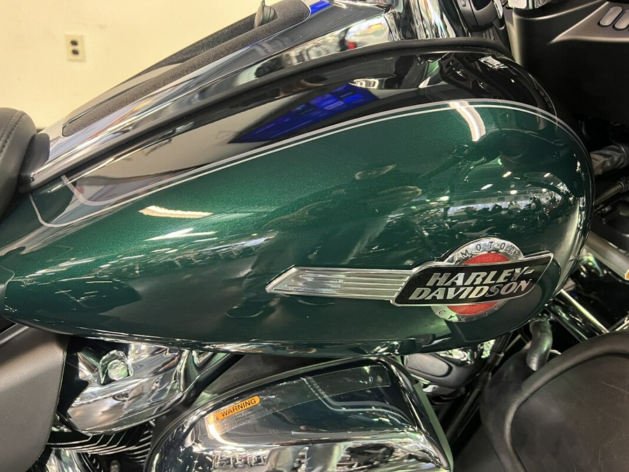 2024 Harley-Davidson Tri Glide Ultra Alpine Green / Vivid Black FLHTCUTG