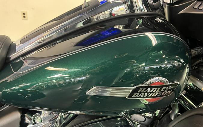 2024 Harley-Davidson Tri Glide Ultra Alpine Green / Vivid Black FLHTCUTG