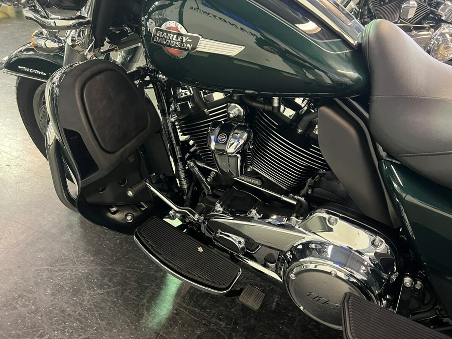 2024 Harley-Davidson Tri Glide Ultra Alpine Green / Vivid Black FLHTCUTG