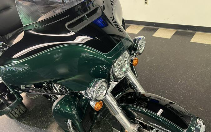 2024 Harley-Davidson Tri Glide Ultra Alpine Green / Vivid Black FLHTCUTG