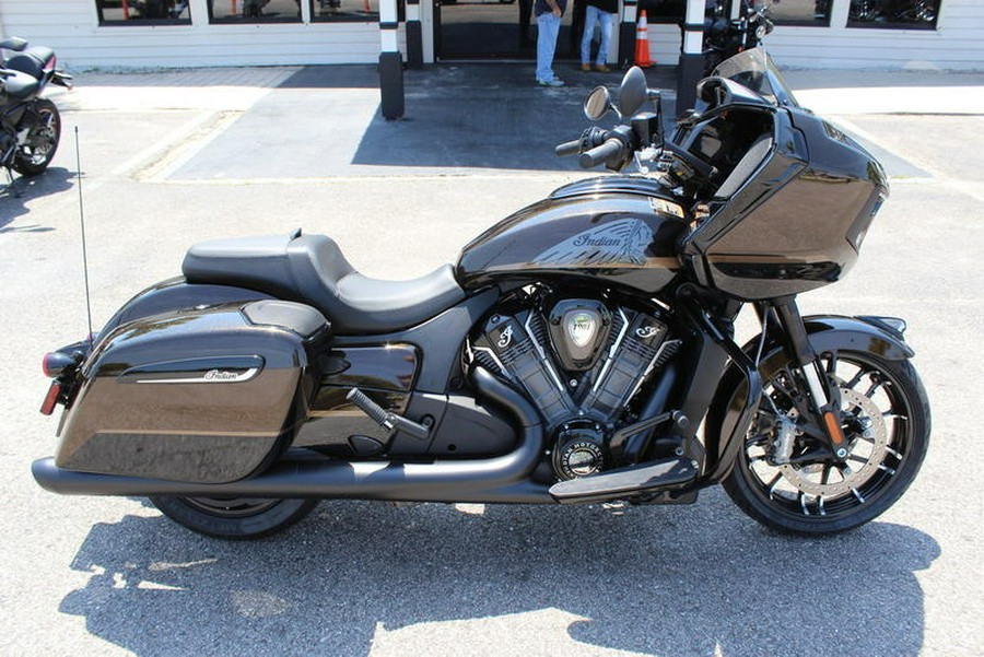 2024 Indian Motorcycle® Challenger® Dark Horse® Icon Smoky Quartz Metallic Pearl/Black Metallic