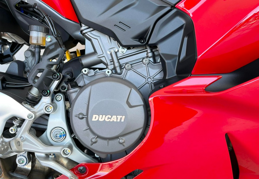 2026 Ducati PANIGALE V2