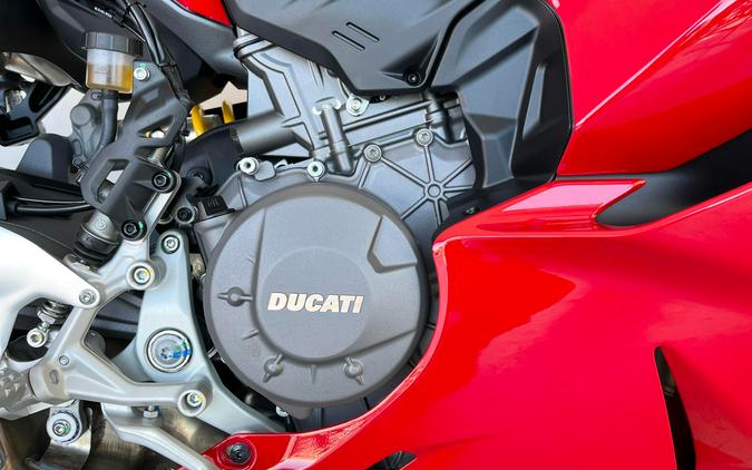 2026 Ducati PANIGALE V2
