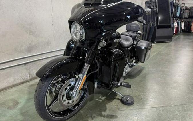 FLHXSE 2016 CVO™ Street Glide®