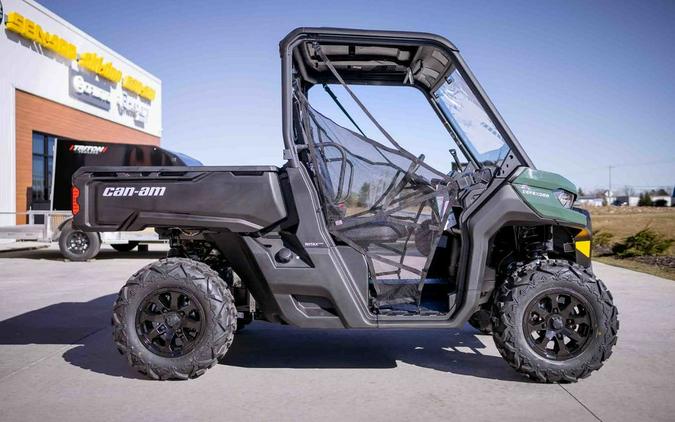 2024 Can-Am® Defender DPS HD7 Tundra Green