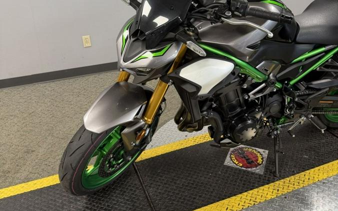 2025 Kawasaki Z900 SE ABS