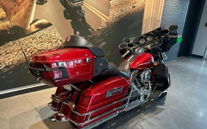 2013 Harley-Davidson® FLHTCU - Electra Glide® Ultra Classic®