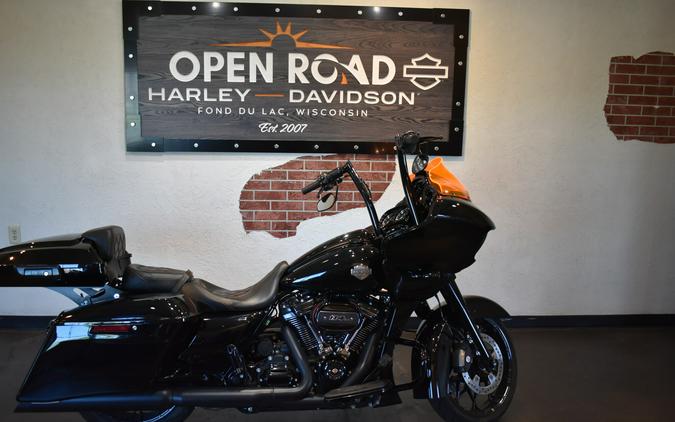2022 Harley-Davidson® Road Glide® Special Vivid Black - Black Finish