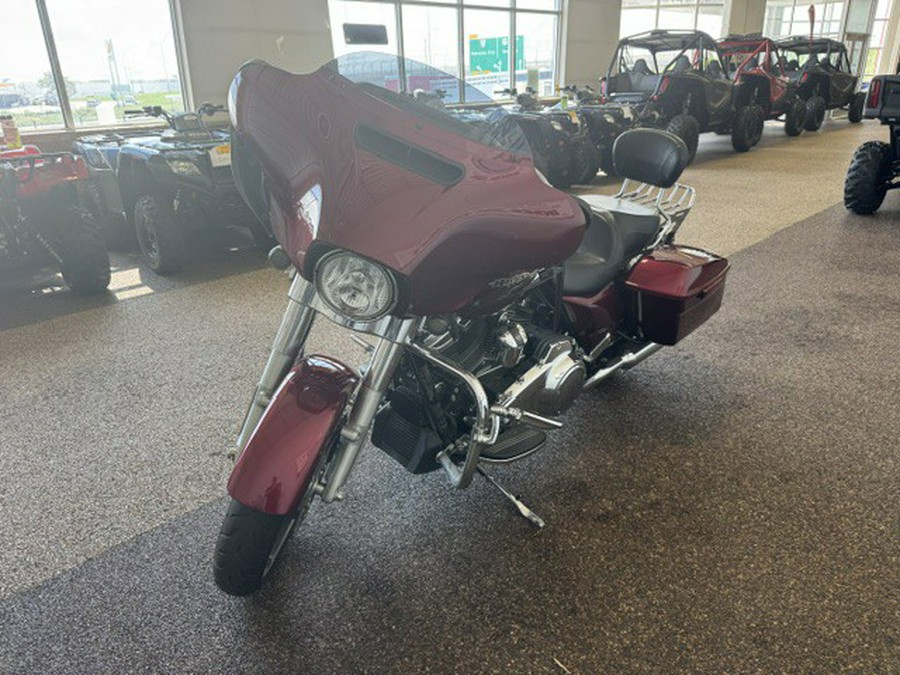 2017 STREET GLIDE - Harley-Davidson®