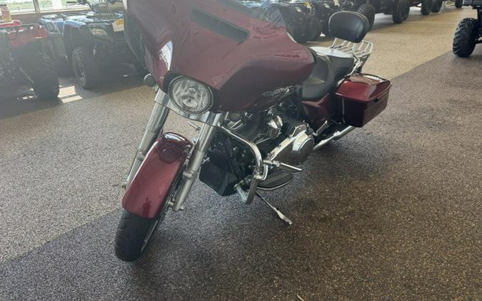 2017 STREET GLIDE - Harley-Davidson®