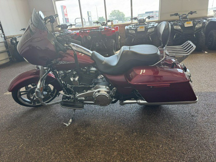 2017 STREET GLIDE - Harley-Davidson®