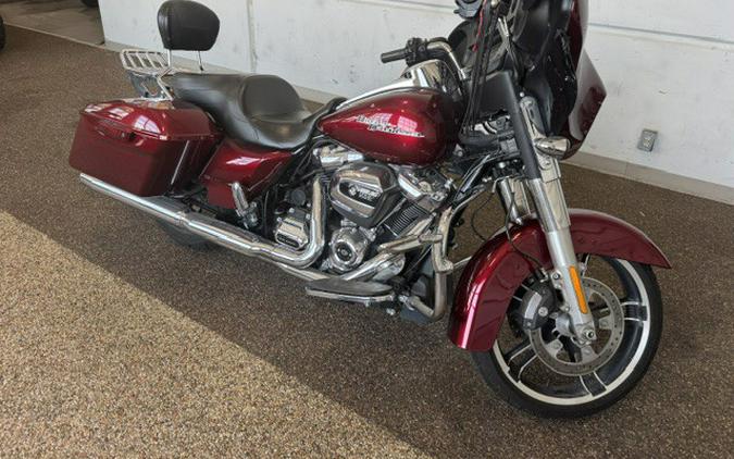 2017 STREET GLIDE - Harley-Davidson®