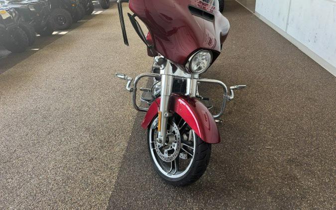 2017 STREET GLIDE - Harley-Davidson®