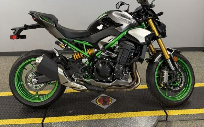 2025 Kawasaki Z900 SE ABS