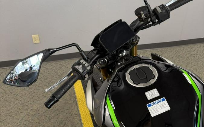 2025 Kawasaki Z900 SE ABS
