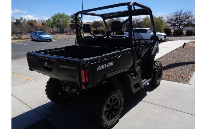 2023 Can-Am Defender DPS HD7