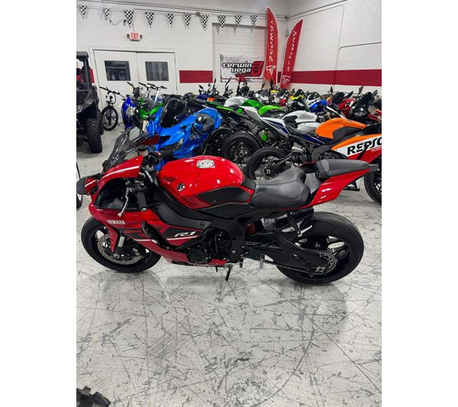 2019 Yamaha YZF-R1