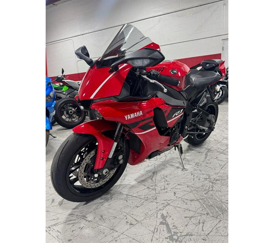 2019 Yamaha YZF-R1