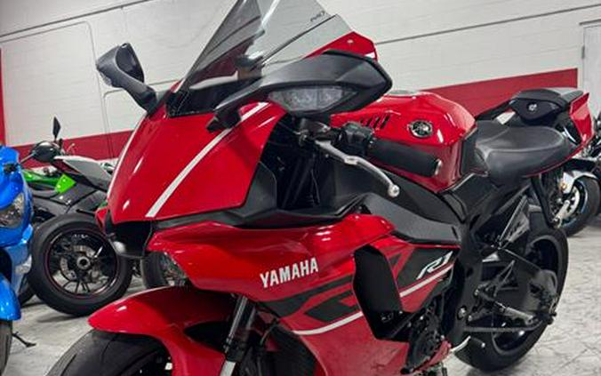 2019 Yamaha YZF-R1