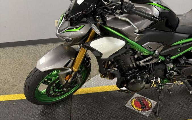 2025 Kawasaki Z900 SE ABS