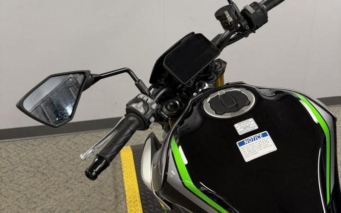 2025 Kawasaki Z900 SE ABS