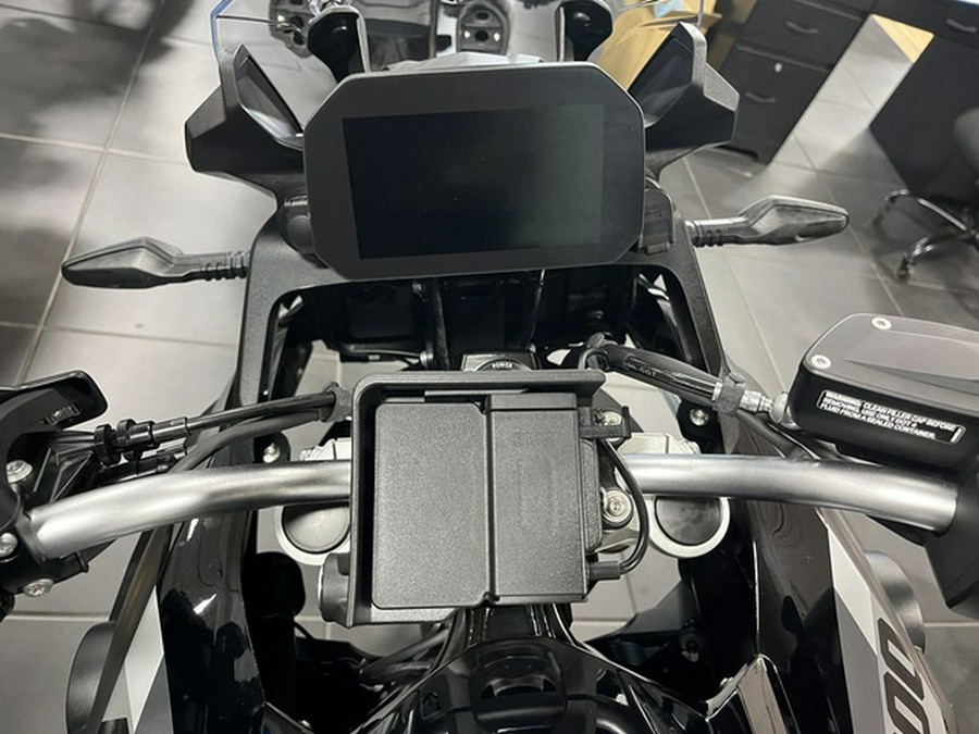 2025 BMW F 800 GS Triple Black
