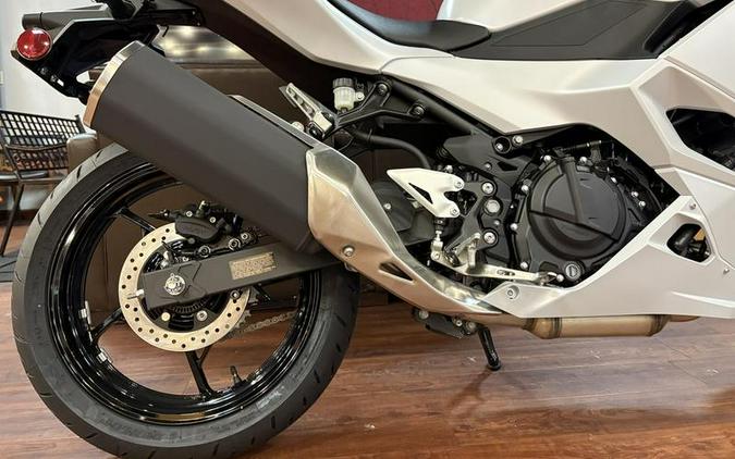 2025 Kawasaki Ninja® 500