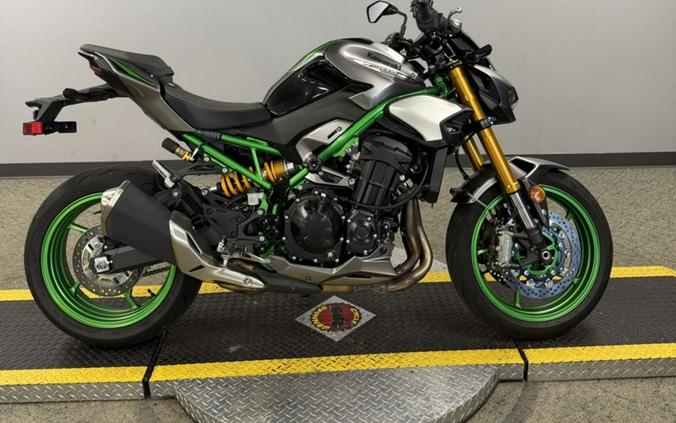 2025 Kawasaki Z900 SE ABS