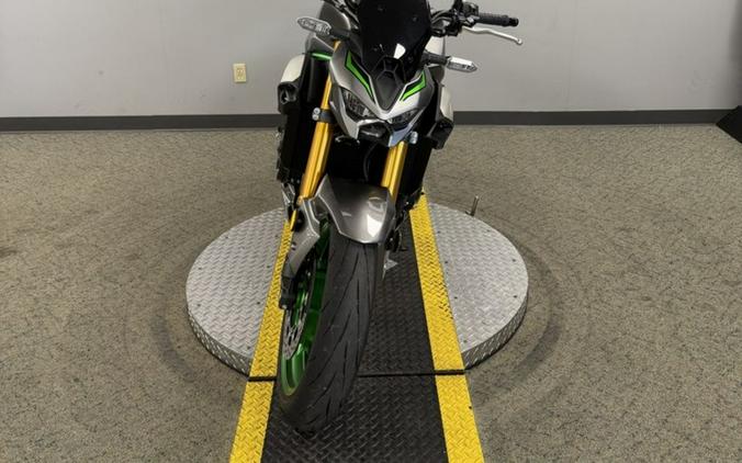 2025 Kawasaki Z900 SE ABS